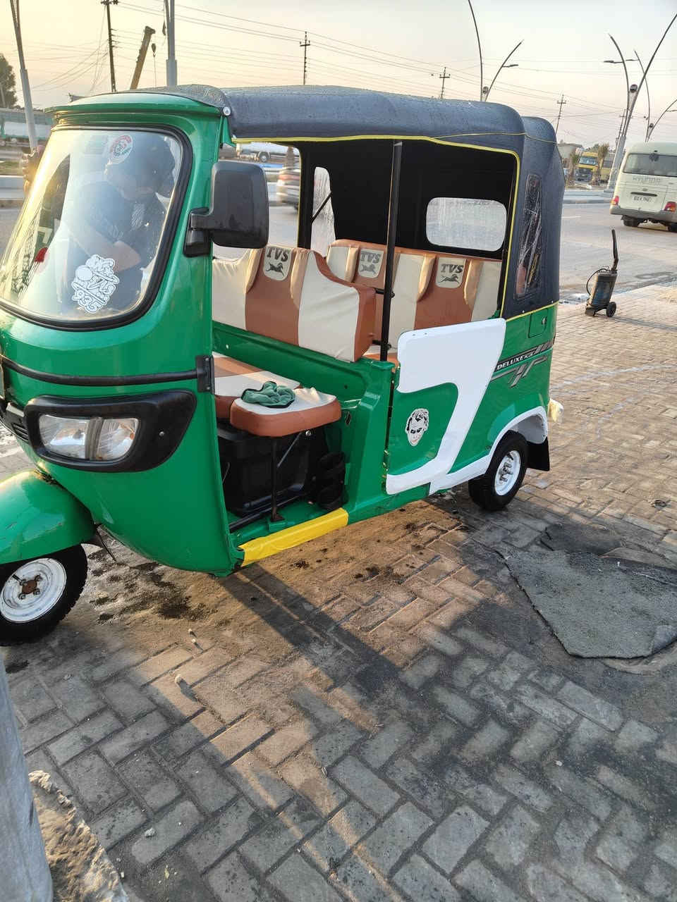 السلام عليكم تكتك للبيع موديل 22شهر 11 تكتك كفاله عامه بدي ومحرك والحداديه كامله مانقصهة اي شي الرقم*********** السعر 7700
