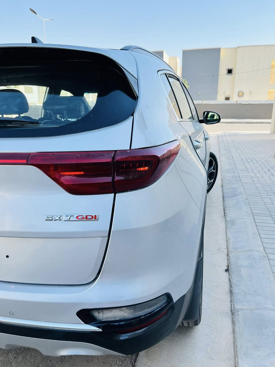 كيا سبورتج و فئة SX موديل 2021

اعلى فئة بالمواصفات  1/1 
وارد امريكي بدون دواخل وبدون ايرباك موضح بالصور
- حجم المكينة   2000 TURBO
مكفولة كير ومحرك وتبريد خير من الله

-ماشيه 78 الف ميل 

-فتحة سقف  طگتيم بانوراما 
-بصمة + بصمة ابواب
-فول تحكم ستيرن
-شفتات ستيرن
‏-‎داخل جلد
-كشنات تدفئة وتبريد
-تحكم كشنات كهرباء
-جنطة خلفية كهرباء
-ستيرن رياضي D + تدفئة ستيرن
-لايتات امامي زينون + بروجكتر زينون
-بك لايت LE
-حساسات امامية وخلفية
-رادارات جانبية وخلفية
-نظام قيادة ذاتيه وانحراف عن المسار
-كاميرا خلفية
-سستم صوت Harman Kardon
-شاشة Apple car play
-شحن Wireless
-اوتو هولد Auto hold
-اريل نفكيتر
-نظام نزول منحدرات
-نظام مانع انزلاق
-مثبت سرعة Cruise
-ثلاث انظمة قيادة ECO-NORMAL-SPORT
-اشاير بالمري الجانبية + مري كهرباء
-مراية وسطية اوتو دم

السعر 190$ وبيها مجال للجاد بالشراء 

-مكان السياره بغداد  - كاظمية 
***********
