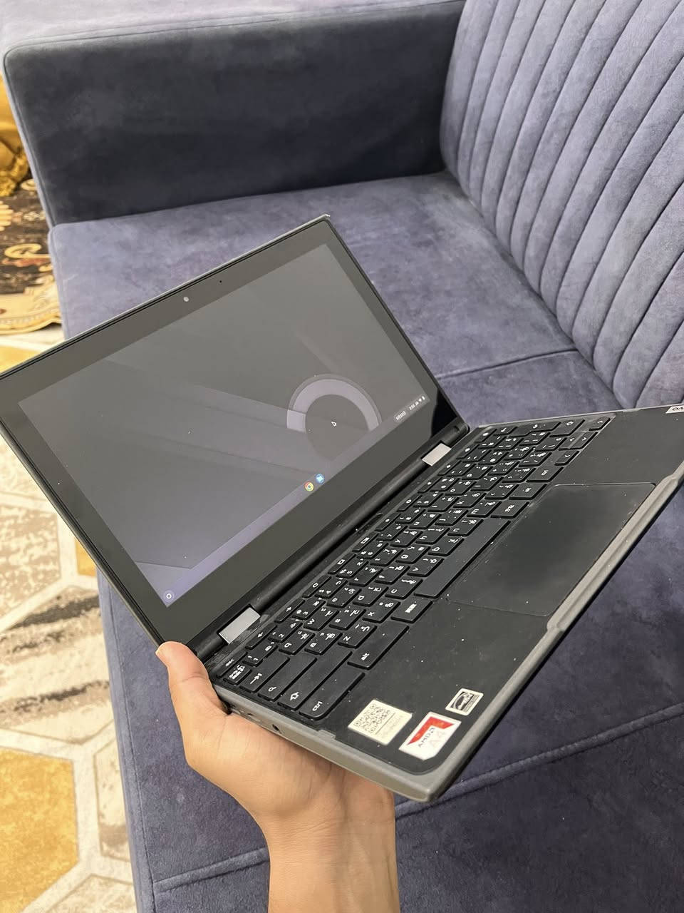 حاسبه Lenovo Chromebook كروم بوك من الفئات المخصصة للدراسه أو الرسم او مشاهده السينما وتجي اصغر من الحاسبه العاديه بشويه وتجي بتصميم متين وبشاشه قابله للتدوير 360 درجة لتتحول إلى تابلت وتجي لمس بلكامل الحاسبه تعمل بنضام كوكل مو وندوز وهو نظام خفيف وسريع، يعتمد بشكل كبير على متصفح جوجل كروم وتطبيقات الويب، ويدعم تشغيل تطبيقات أندرويد ذاكرتها 32 وتجي وياها شاحنتها تايبسي وجنطتها وماوس وستاند هديا السعر 125 وبيها مجال مكاني بغداد التواصل على رقم *********** واتساب فقط❤️
