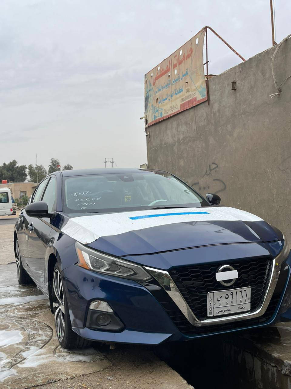 السلام عليكم ( بيع او مراوس حسب القناعة.  ). نيسان التيما موديل 21 بية قطعتين جاملغ وبنيد سيارة نضيفة مكينة 2500 مكينة كير حدادية سيارة رقم بغداد باقيلة 9 اشهر وتصير حرة تريد وكالة تحويل حاضر بيع او مراوس السعر 135 بية مجال قليل مكاني بصرة الزبير قرب مصفى النفط 
رقمي ***********
