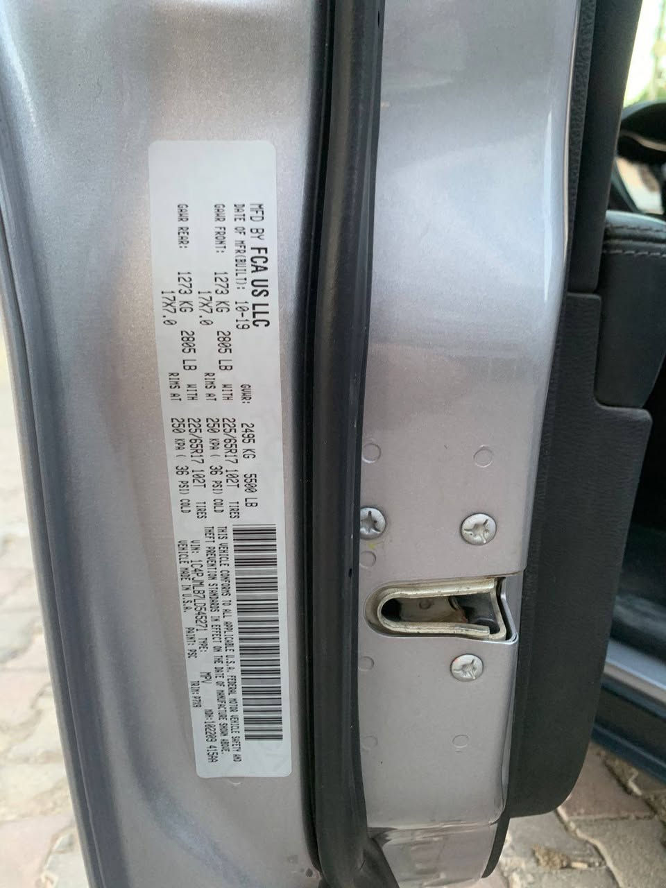 Jeep Cherokee 2020 
                #143 
وارد ئەمریکی awd
سێ پارچە سبوغ 
بۆنیت و دوو چاملغ 
بێ ناوگرتن ، بێ ئێڕباگ 
ڕۆیشتن / ٤٣ هەزار میل 
مەکینە / V4,2.4 
فوولی بێ سلایت 
سەنەوی ٢٠٢٧ 

نرخ / ١٣٧ $ أربيل, العراق


**إذا كنت صاحب هذا الإعلان وتريد حذفه لأي سبب، رجاءا أرسل رسالة إلى الدعم الفني**