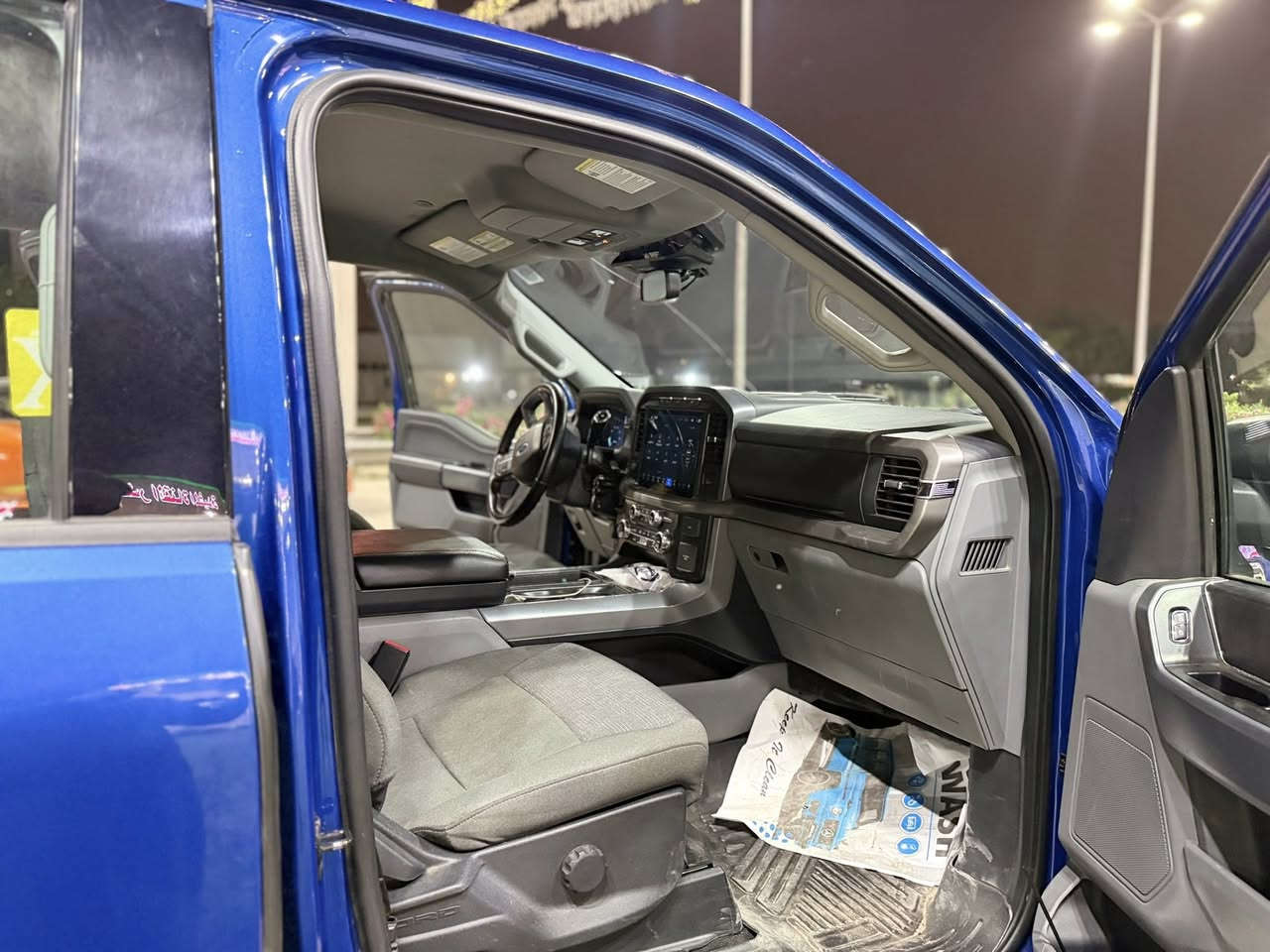 ‎للبيع فورد F150  2024 xlt
‎حساسات  خلفية وامامية
‎رادار 360درجه
‎كامرة 360 درجة
‎باب بدي فتح عل البصمة و الريمونت 
‎لايت  زنون شكل جديد 
‎شاشات عدد 2 ديجيتل حجم كبير فول مواصفات 
‎قيادة ذاتيه و تحديد مسار واتو ستوب توقف ذاتي
داخل مخمل

‎فتحة جام خلفية للبدي 
‎منافذ كهربائية داخل السيارة 
‎ ورمز دخول ابواب 
‎كير تعليك 
كشن السايق كهرباء  مري  كهربائي و اشاره 
‎ و رمز سري
‎انارة محيطية 360 درجة 
‎منافذ كهرباء 220 فولت و كذلك 110 فولت بكل مكان بالسيارة  
‎وضعيات القيادة اكثر من 7 انظمة ( جبلي و صحراوي و اقتصادي و طبيعي و سبورت و سلس و صخري و ممطر الخ...)
‎محرك 3500 تون تيربو كير 10 نمر ، 4 ويل
للاستفسار المراسلة او اتصال
***********
