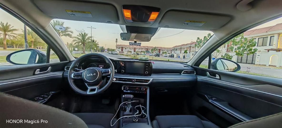 سلام عليكم
K5 2023
  بصمة تشغيل بصمة بيبان بصمة صندوق تشغيل عن بعد كشنات حرارية هند بريك بصمة أوتو هولد إطفاء ذاتي شاشه كبيرة  متصله وبيه بعد هوايه مواصفات
ماشيه 34 الف ميل
حادثه فقط بنيد فقط مكانين شخط مكحل ورصعه بسيطة بالصندوق
سعره جدا مناسب 138 وبيه مجال
***********
