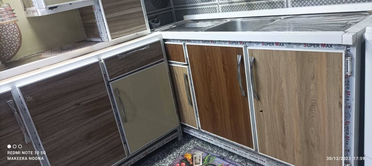 كاونتر مترين ارضي ومترين ملحق وسنك متر ونص نضيف مثل ماواضح بالصوره فقط عوزه يدات ب350 وبي مجال للشراي بعده بالاصق مالته تسكام الاولى


**إذا كنت صاحب هذا الإعلان وتريد حذفه لأي سبب، رجاءا أرسل رسالة إلى الدعم الفني**