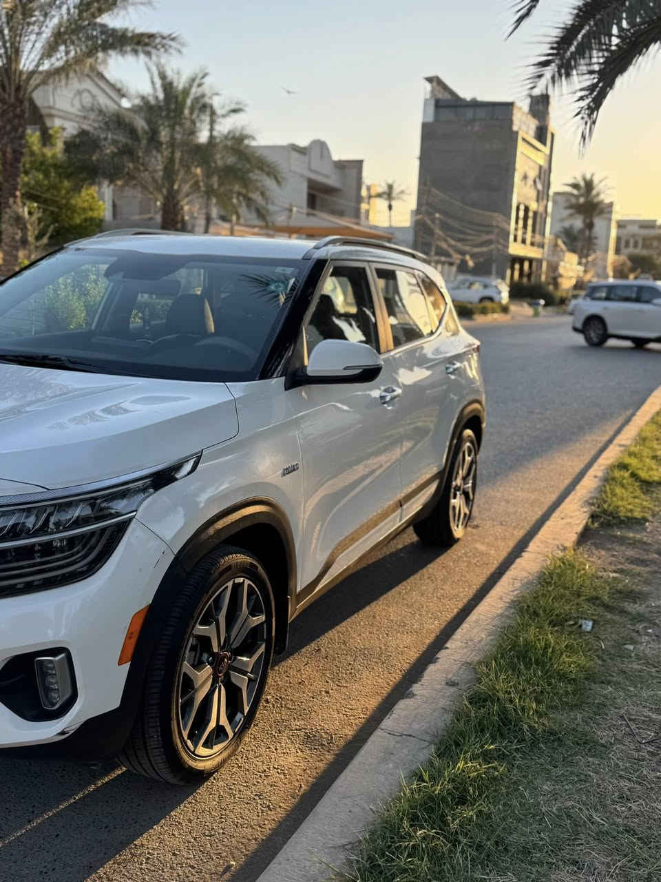 السلام عليكم
سيلتوس موديل 2021
فول مواصفات بدون فتحة فقط
حادث فقط الي بصورة اي صبغ مبيه 
السعر ١٤٥$ 
استفسار 
***********
