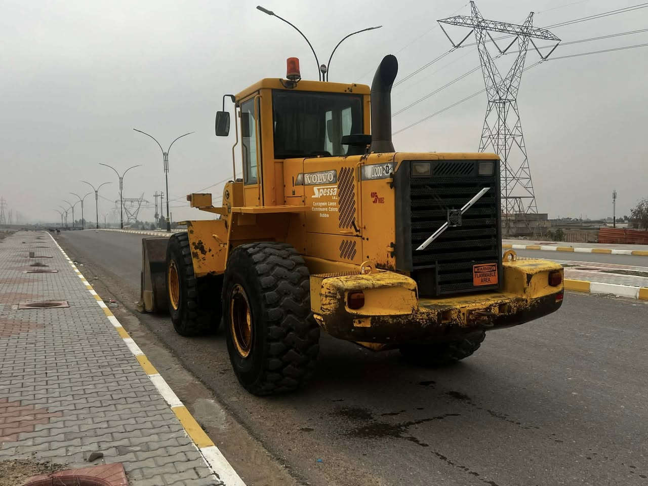 سلام عليكم يوجد شفل فالفواللبيع     حجم 120  موديل 2000 رقم صلاح الدين سعره 550بي مجل الطيبين***********
