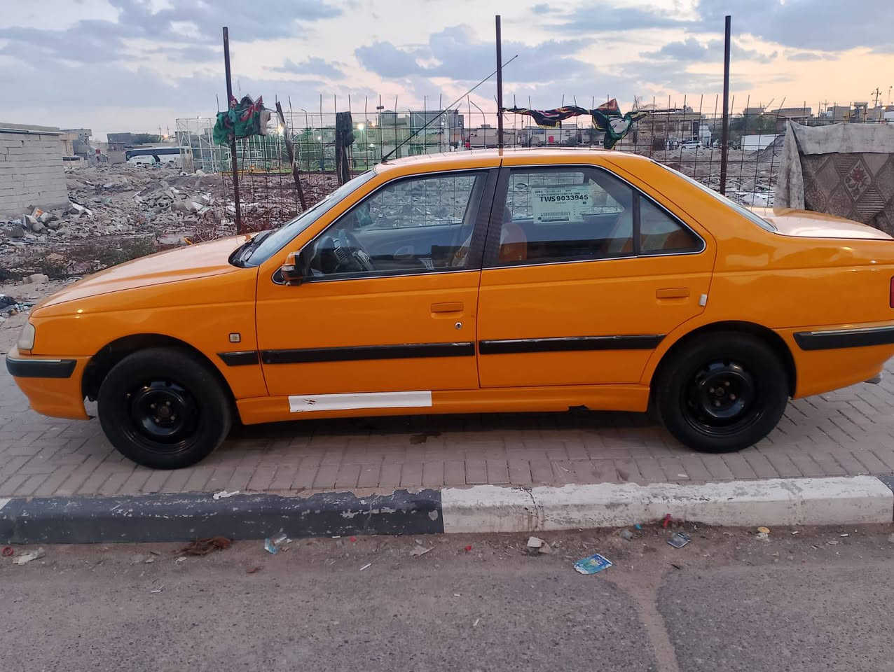 جاهزة ومكفولة ضربة وصبغ وتبديل 
مكينة وكير جدد 
حدادية جديدة 
تبريد شغال 
بيها بارد زغير مسوي
اقصاط استقطاع مباشر مابقة شي وصير حره
رقمه بصرة سعرها ( 65 )***********
هذا رقم راعيها مكلف بالنشر انه لحد يراسلني البصرة, العراق
