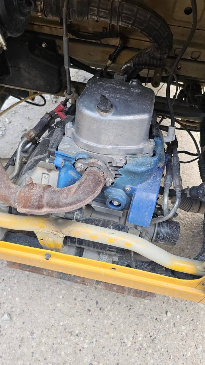 سلام عليكم عيوني تكتك للبيع موديل 21 مكينه بس زنجيل بيه ضربه بسيطه بل صفحه معمره دوس فقط كلشي شغال بيهه اشاير لد ابيض وبرتقالي لايت زنون قوي  وبيهه راسطه بوش جادر جديد ضفيره نضيفه بس شغل واطلع للشارع بيها خوش خبزه السعر 7600 بيها مجال حك الجيه العنوان بغداد الأمين الثانيه قرب جامع المحسن الرقم ***********
