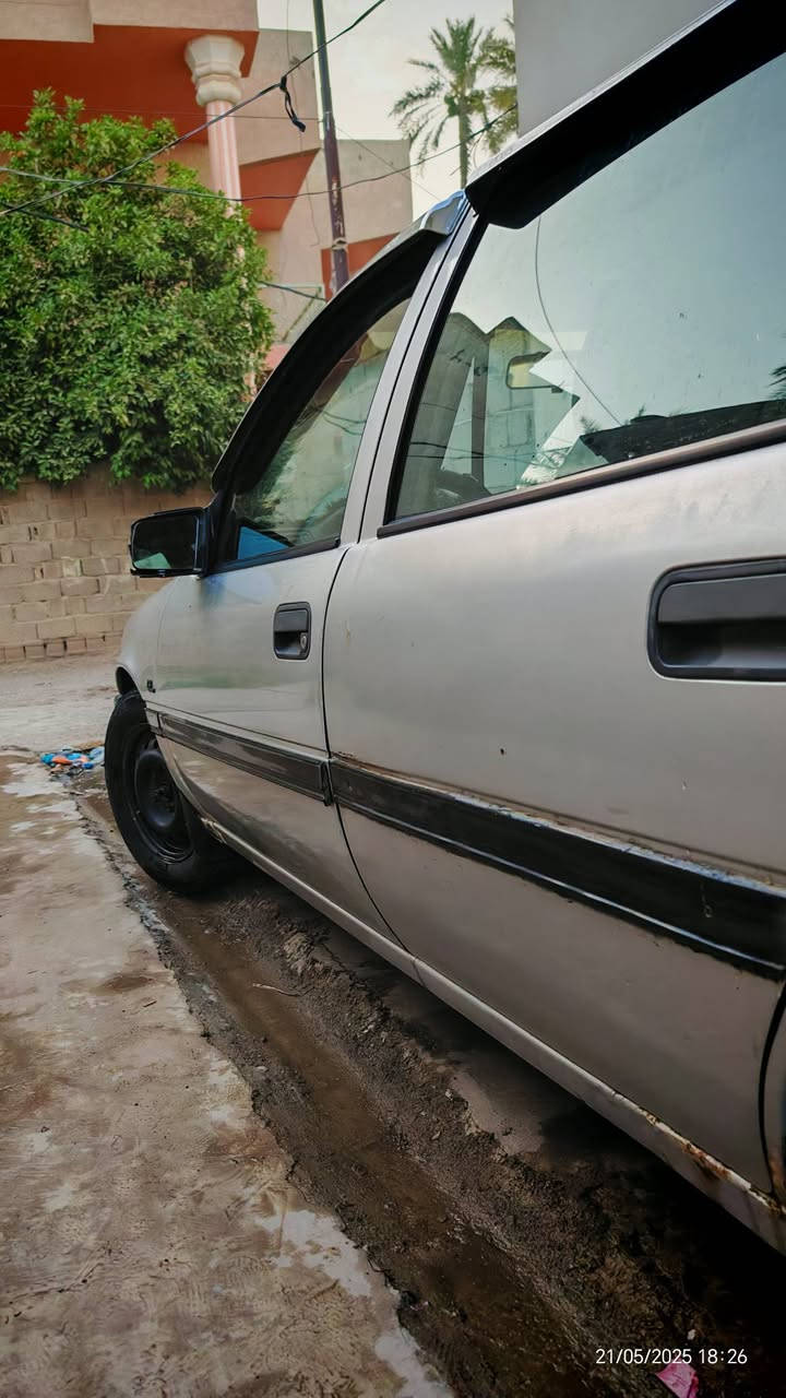 35 بيها تلحيظات كلش بسيطة تنزل من السعر
بإسمنا
91 محرك 2000 
محرك كير ممتازات كهربائيات كيجات شغالة
بعقوبة ***********
