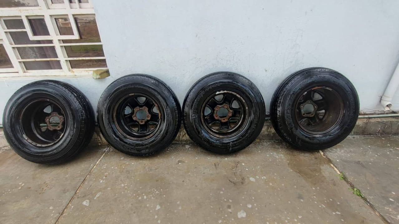 ١٧/٩٠٠ رملي ابو جمل لبيع انتاج ٢٤ شهر ال ١٠ ما مشدودات ابد 
وياهن سيبايه لاندكروز استفسار ***********
