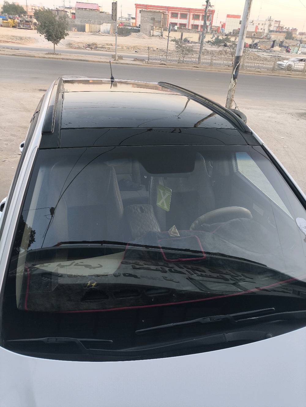 سانتافي خليجي موديل 2013 سته سلندر سبعه راكب فول مواصفات السياره بدون حادث طخات بسيطه 
بارد في باب السائق بدون تبديل.