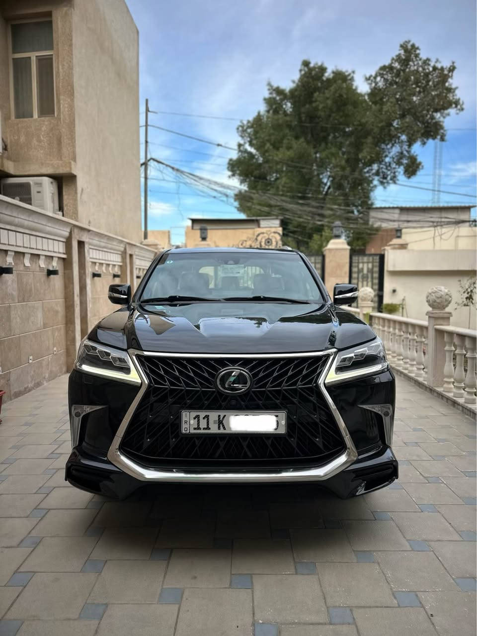 لكزز  2020 LX 5700
كويتي بريم الاصلي
السياره كفاله عامه حته من شخط ورصعه جديده و ع ايدي

فول واحد اعلى فئه 
فتحه
بصمه العدد٣
دخول ذكي
رادارات٣٦٠ درجه 
كامرات ٣٦٠درجه
جوبلسات 
تحكمات ستيرن جهتين
بردات خلفيه
ثلاجه 
داخل لون احمر 
ماشيه 79
وباقي مواصفاته معروفه 
رقم بغداد النكليزي تحويل ثاني يوم
عنوان كربلاء
*********** كربلاء, العراق
