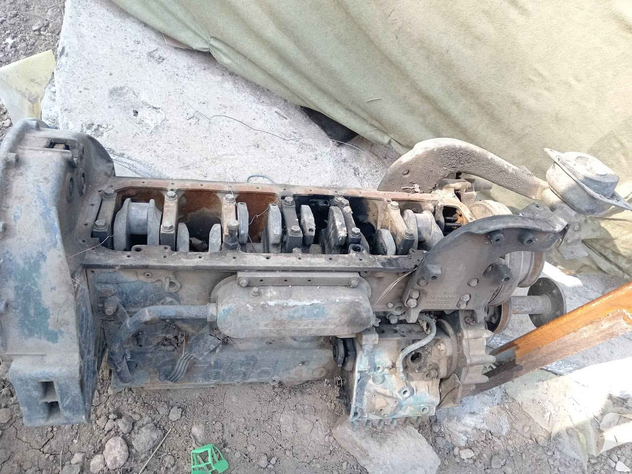 السلام عليكم اخوان فالفو حجم 74 البيع مفصخه الاتصال على الرقم ***********************
