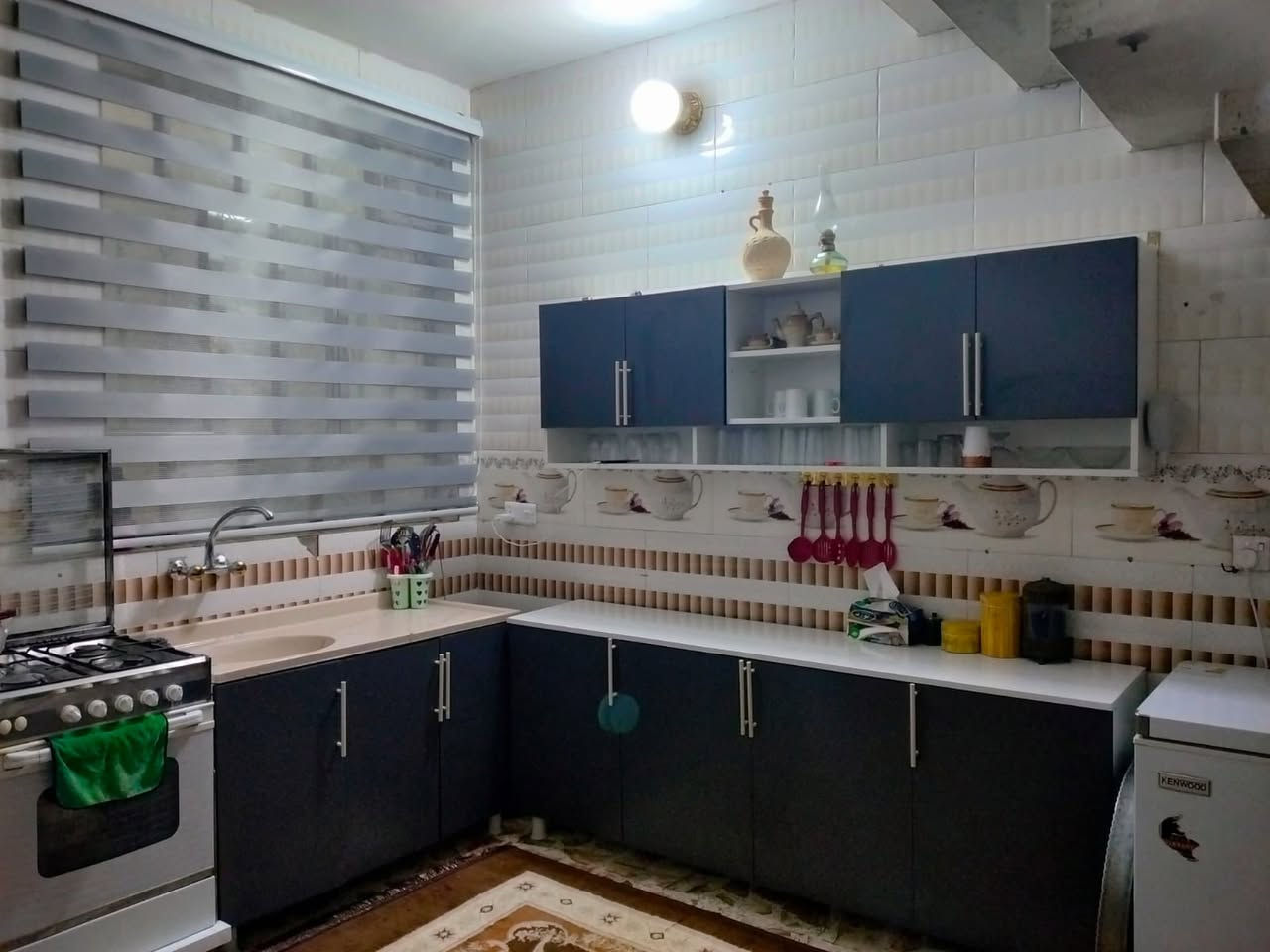 بيت مساحه 105 متر طابو ملك صرف سكني 
طابق ونص 
استقبال وصاله 
ومطبخ 
وخدمات 
وترك 
وغرفه نوم جوه 
وغرفه نوم فوك 
وحولي وسطح 

بغداد منطقه الانتصار مقابيل مستشفى حماد شهاب قبل مرور الحسينيه 

معروض حصرا لدى 
مكتب الموسوي للعقار 
التصنيع بدايه شارع 25 

***********
