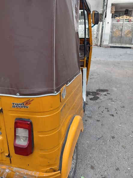 سلام عليكم تكتك ١٩ شهر ١١ رقم وسنويه بسمي تحويل السعر ٥و٧٥٠وبيهه مجال قليل حك الجيه ***********
