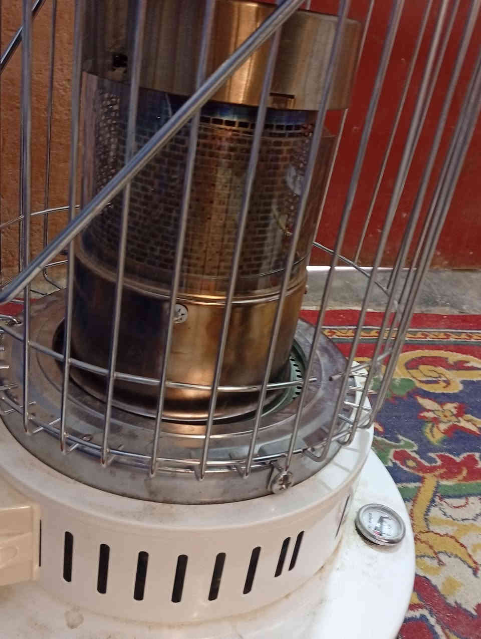 السلام عليكم صوبه نفطيه النوع الياباني الاصلي للبيع السعر 50وه بيه مجال المكان  الناصريه مركز شارع السبيس الرقم ***********
