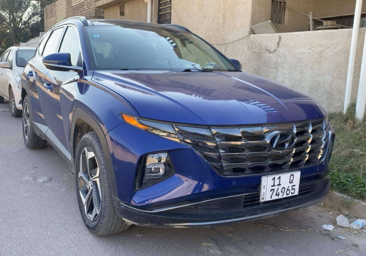 السلام عليكم 
هونداي توكسان موديل 2022 وارد امريكي
 حادثهه باب جنطة خلفي مصلح نفسه ومصبوغ وبيهه كلير من امريكا باب وجاملغ امامي ايمن
 بجم كبس اير باك بردة فقط طاك لون ازرق حبري مميز 
ماشية 61000 كيلومتر مو ميل
 فول مواصفات للاخير 
 قمارة بانوراما 
محرك 2500 
كير بيانو دكم 
كشنات جلد وكهرباء وخزن وتدفئة وتبريد
 شاشة كيجات وشاشة جبيرة واربع كامرات وتشغل كامرات بشاشة العداد ورادارات امامية وخلفية وجانبية وحساسات 360 درجة و خاصية تحريك السيارة بالريموت وجنطة وكهرباء وشتغيل عن بعد اعلى مواصفات تجي بالتوكسان تختلف عن الباقي سيارة جاهزة بدون نقص رقم بغداد باسمي رايدهه 190 وبيهه مجال بسيط جدا 
مكاني بغداد شهداء السيدية 
للاتصال *********** بغداد, العراق
