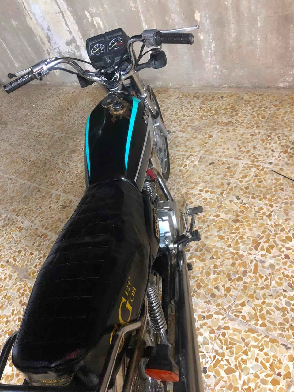 السلام عليكم دراجه نامه اصل وفصل شلامجه  موديل 21 دراجه حيل نضيفه وحلا من الصور شرط معدل وتحريكه والنامه معروفا بقوتها سعر 350 وبيها مجال للطيبين ابو الدلفري تعال وتونس بهاي التحفه 

***********

