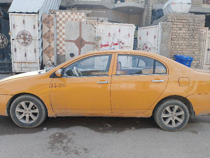 سلام عليكم سياره للبيع سياره ليفان حجم 620 بلديه موديل 2011 محرك وكير كورلا بدون ضربه رقم انكليزي  مصفره هيئه وغرامه سعر ب 33 ***********
