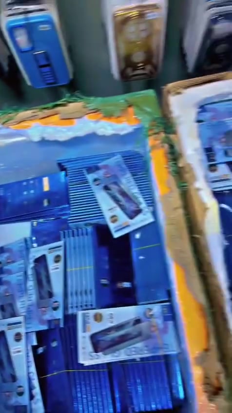 عرض خاص 200 لاصق اطار عالي درجه اولى بسعر 55 الف وتوصيل مجانا كافه المحافظات وتوصيل مجانا  كل الانواع الاندرويد هونر ايات جوكر ريدمي سمارت انفنكس وكافه انواع ***********
