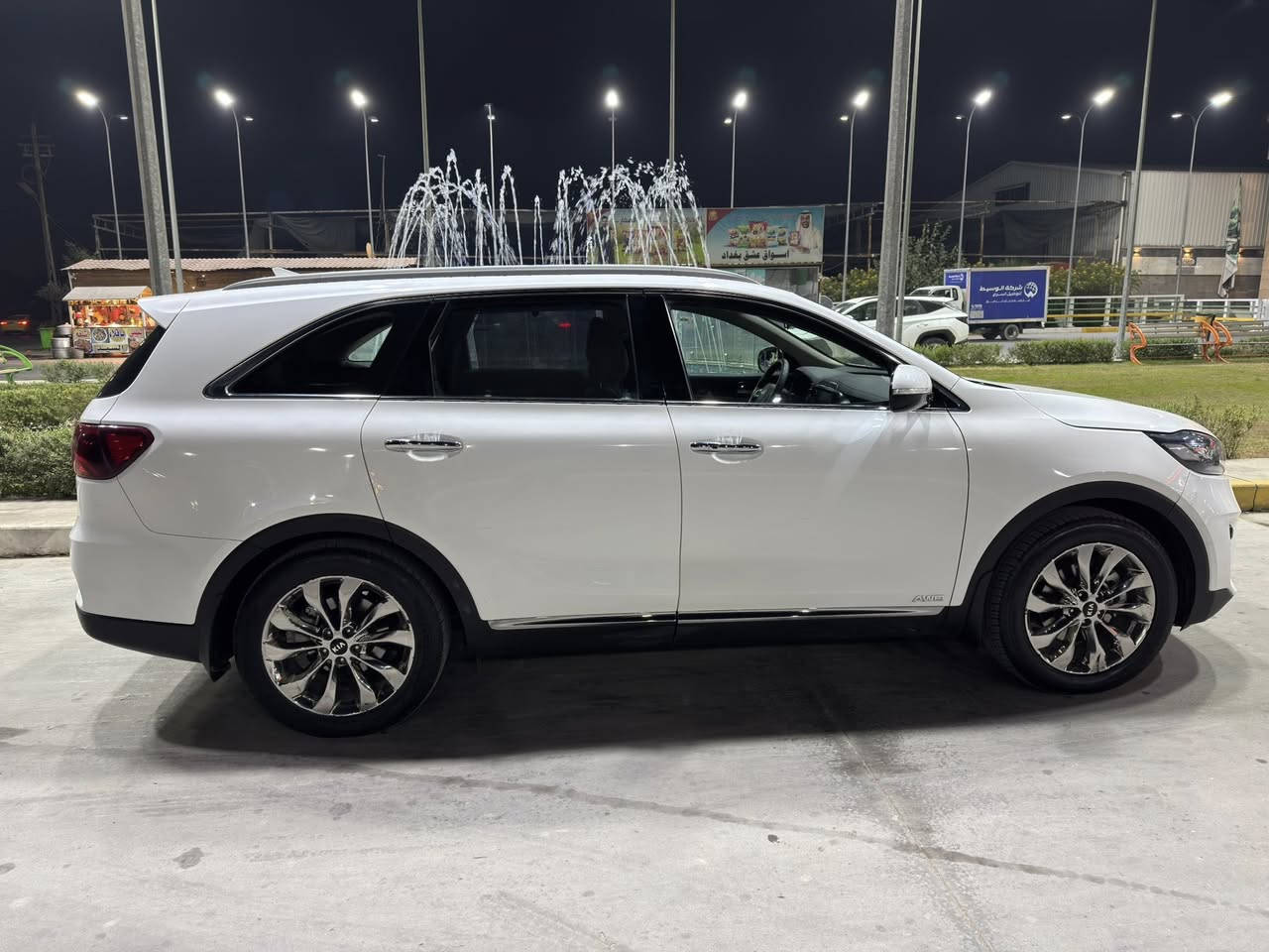 سلام عليكم
كيا سورنتو2019 شكل2020 
خليجي فول١/١‼️(تبريد و تدفئه كشنات امامي و خلفي ) باسمي من الشركه 
رقم بغداد مشروع وطني 
السعر265
المواصفات
--------------
- محرك 6 سليندر..... 7 راكب
كير 8نمر
- بصمة تشغيل  + بصمة ابواب
- تبريد 3 قطع
شاشه كبيره
جنطه كهرباء
- اشارة مرأة جانبية + مري شفط
- نظام ترحيب
- حساسات امامية وخلفية
- كامرة خلفية دوارة
- كراسي امامية كهرباء 
-  الكراسي جلد
-بنوراما
هندبريك بصمه-
ماشيه ٧٢الف كيلو 
- اربع انظمة قيادة( comfortable) + (Eco) + ( sport)+(smart)
- ويل كب كروم بلادي 19
تخم تاير 
سياره جديده مانقصها برغي 
باقي المواصفات معروفة

للاتصال ***********
