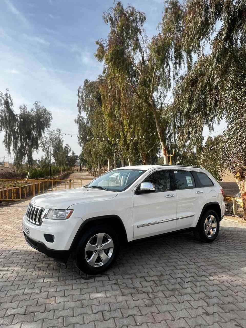 سلام عليكم البيع 
جيب لاريدو 2011
امريكي سياره بيهه صبغ ٣ قطعه امامي بدون اربيك بدون دواخله
سياره رقم بغداد
محراك كيار كفاله 
العنوان ديالى بعقوبه 
الرقم ***********
السعر 147بيهه مجال قليل
