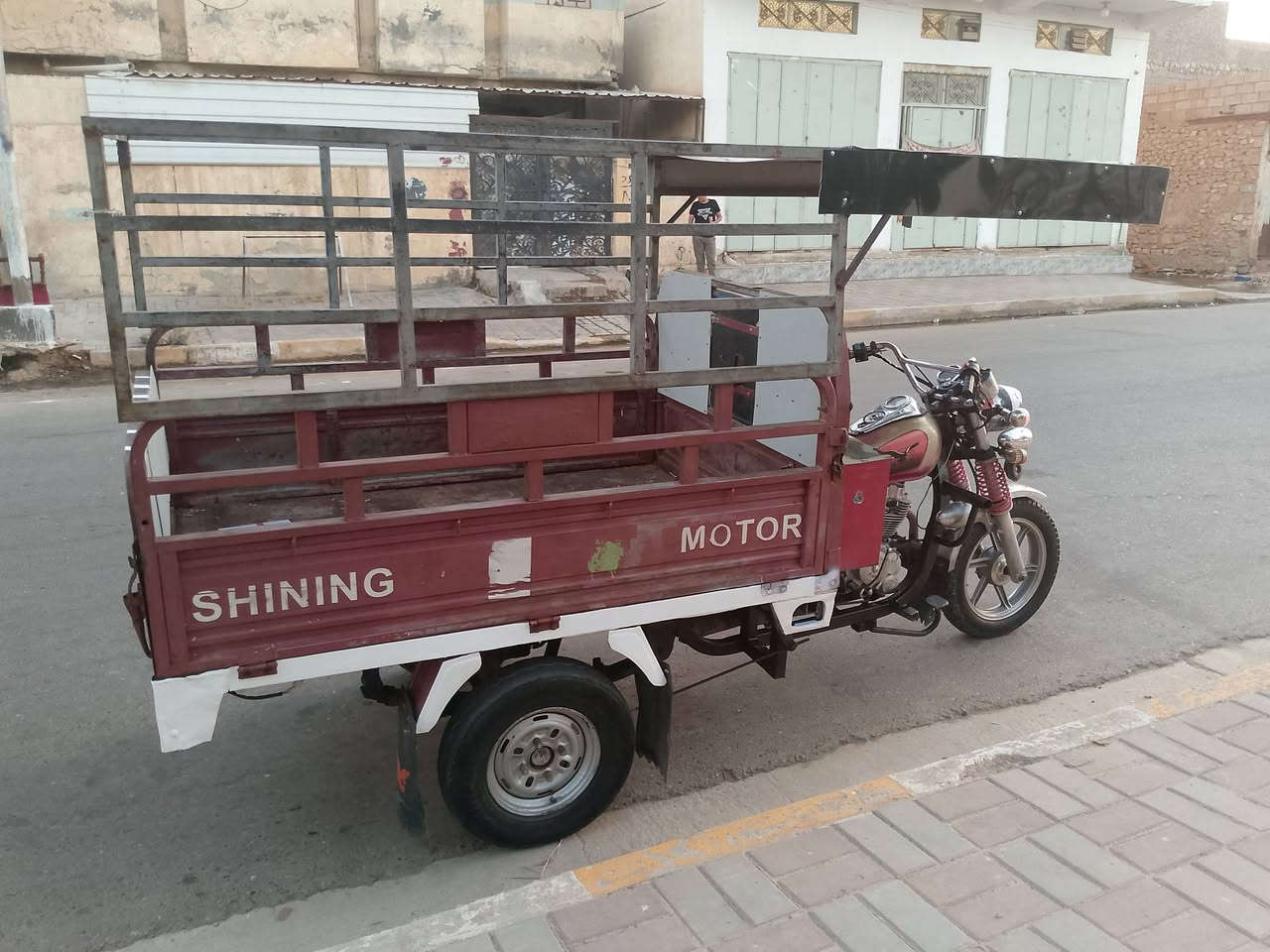 شباب ستوته للبيع موديل 20 وراق ستوته جديده وخير من الله كلهه شغاله ونضيفه سعر مليون 500 وبيه مجال مكاني رمادي رقم لهاتف ***********
