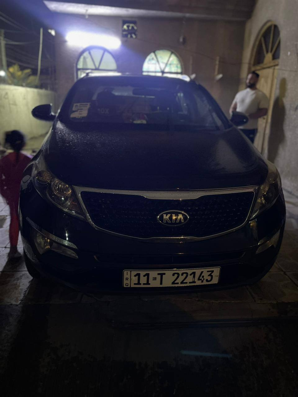 السلام عليكم .
كيا سبورتج ٢٠١٦  وارد امريكي .
بدون حادث بيهة صبغ هلال فقط  مال جاملغ خلفي ايمن  وشوية جزء بسيط من باب  خلفي ملاون  فقط باقي سيارة كفالة  .
محرك ٢٤٠٠ GDI  
محرك كير صدر تبريد جاهزة سيارة باذن الله .
بسمنه تحويل ثاني يوم .
مكاني بغداد سيدية  .
السعر ١٢٨ وبيها مجال بسيط للشراي .
للبيع فقط اخوان .
شكرا  للجميع واسف على الاطالة


**إذا كنت صاحب هذا الإعلان وتريد حذفه لأي سبب، رجاءا أرسل رسالة إلى الدعم الفني**