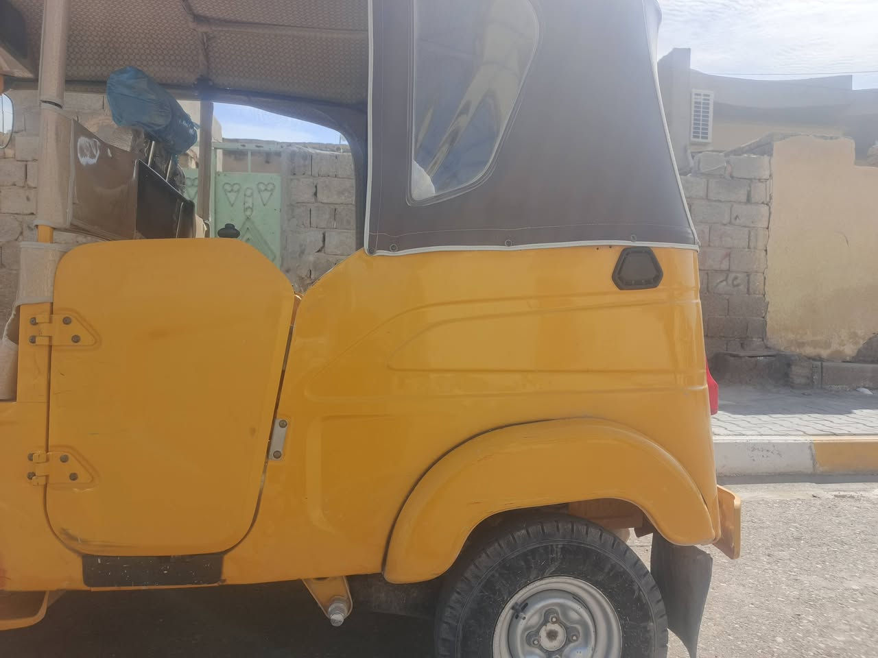 السلام عليكم تكتك موديل 22 شهر 7 محرك وكشر كفاله الصوره ضالمتهه المكان كوت قضاء الحي السعر خاص ***********
