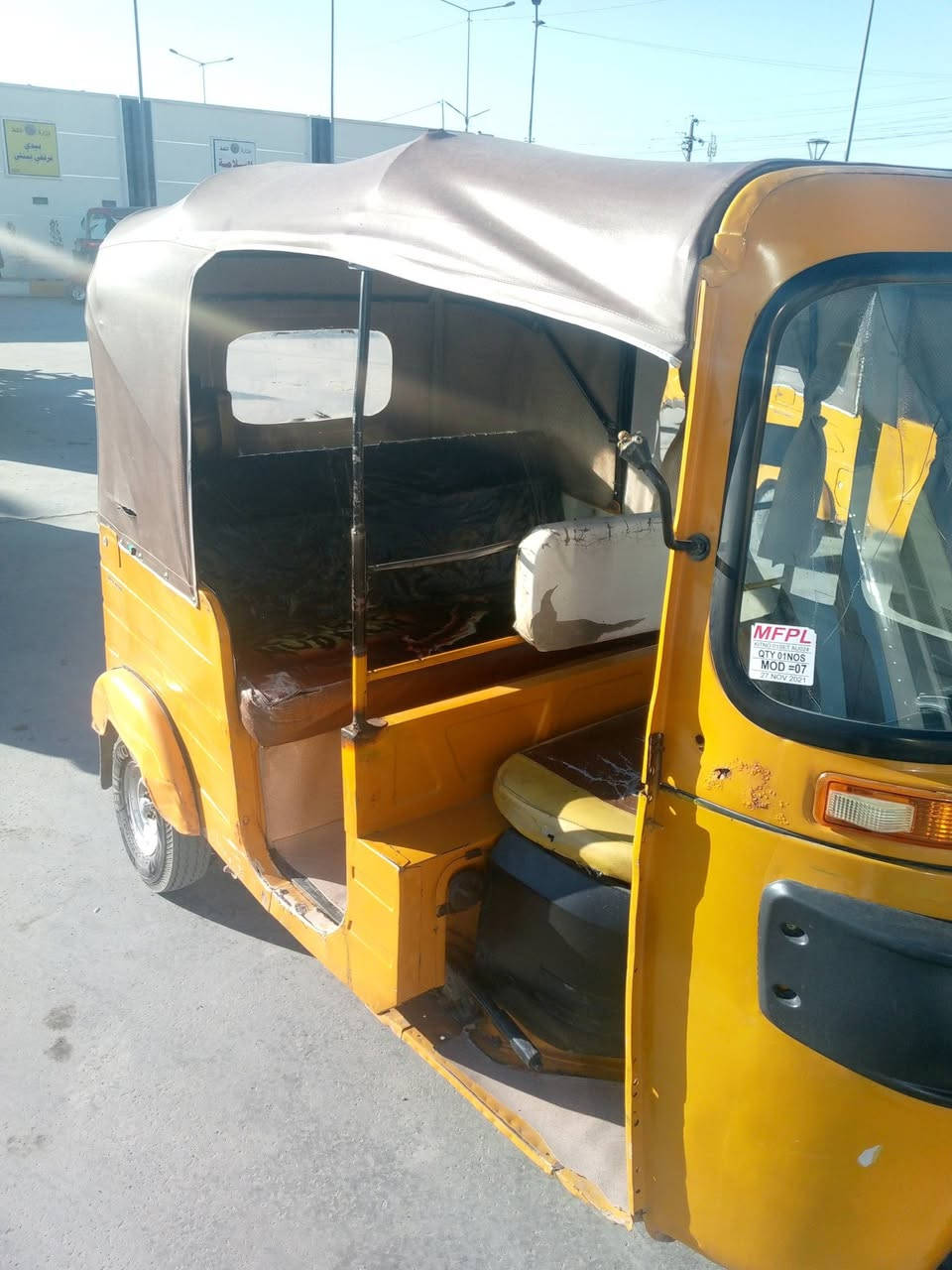 اسلام عليكم تكتك البيع موديل 19داخله بل 20 مرقم اصولي رقم واسط  تحويل ثاني يوم مكينه خير من الله لا تنقيص ولا تبخير المكان الحسينيه السعر 5و700 قفل الرقم ***********
