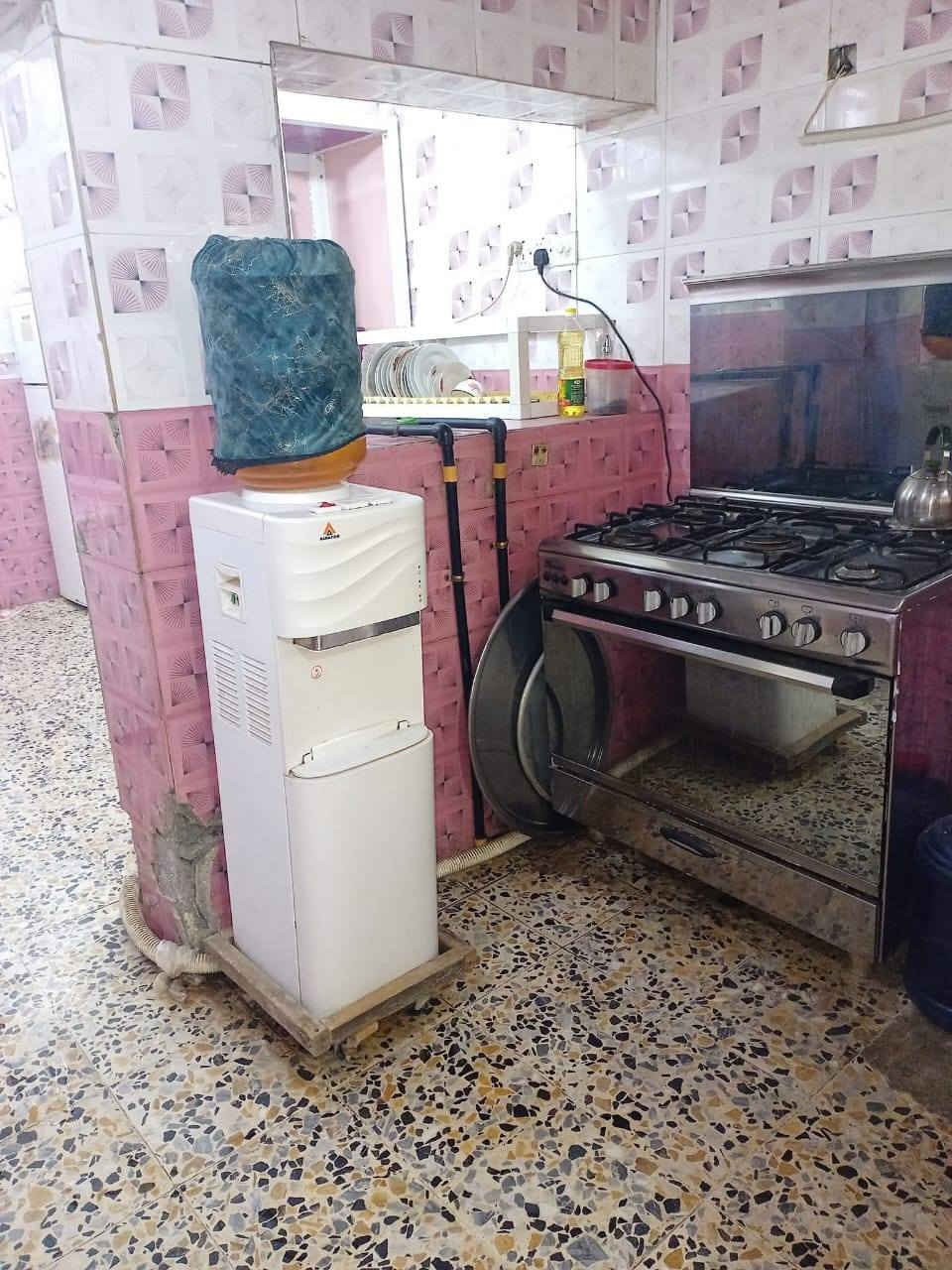 السلام عليكم 
الدار للبيع  المساحه ١١٠ منطقه الالف. خلف القاعه الذهبيه  قرب حسينيه الزهراء 
البيت متكون من ٣ غرف نوم  صاله.   مطبخ  ٢حمام   حولي كبير.   حولي صغير  هول  
السعر  على الخاص او اتصال 
 ***********
 ***********
