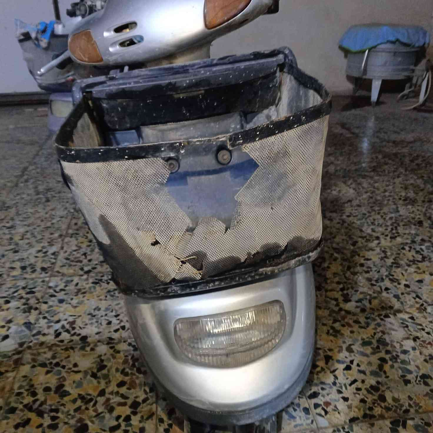 السلام عليكم هذن الدراجات مابيهن شي نكره تشتغل وحده مفتوحه والثاني ما مفتوحه السعر اثنينهن 600 المكان كربلاء  للستفسار اتصل ***********واتساب
