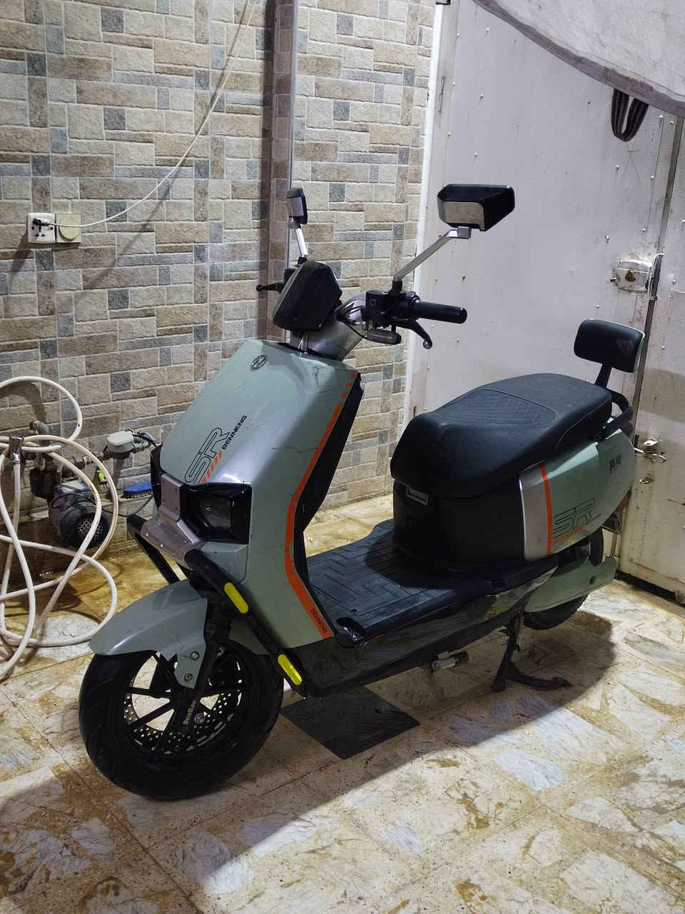 دراجه شحن للبيع نضافه كدام العين
نضام تشغيل عن بعد 
نضام بك 
ملف 2000
مكاني موصل 
رقم اسيا ***********
سعر 700 وبي مجال 
المو شراي لا يعلق او يتصل
