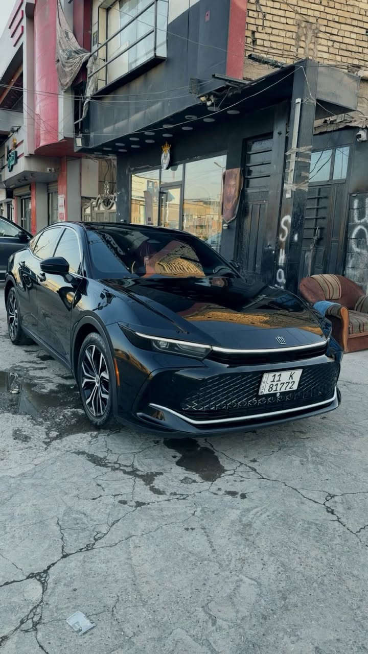 Toyota crown 2023 HEV
للبيع او مراوس 
تويوتا كراون وارد امريكي موديل 2023
حادثها الدعامية الامامية السياره بدون صبغ ولا تعديل
ايرباك ستيرن طاك
مواصفات 
ثلاث انظمة سياقة
شاحن هاتف وايرليس
حساسات جانبية وخلفية
كشنات كهرباء السايق والسكن
تدفئة كشنات
هاندبريك بصمة
قطعتين تبريد
والمواصفات المعروفه مال xle
مكان السياره بغداد
وسعرها 250وبيها مجال 

***********
(السيارة بدون تعديل وبدون صبغ وصور الحادث موجودة)
