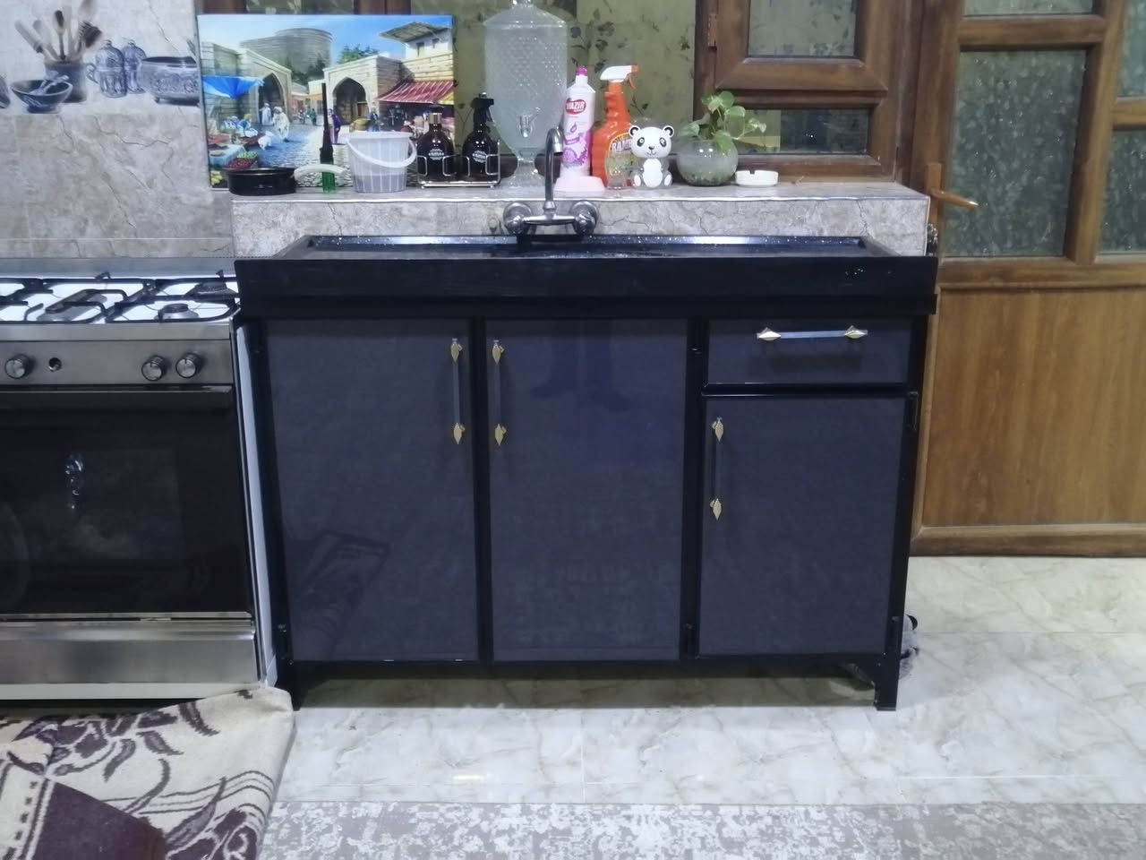 للبيع غراض بيت جديد شرط البلازما مو وياهن بس الميز فقط رقم موبايل ***********
