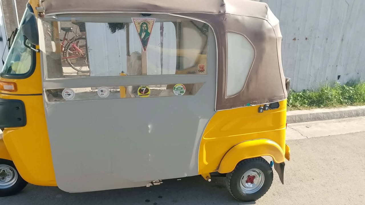 السلام عليكم تكتك موديل 22 شهر 11 رقمه كربلاء انكليزي بسمي تحويل ثاني يوم تكتك تخم تاير جديد  دوشمه  سفريات اشاير الد زنون مسجل تكتك مال جناي ربع ما ذب عليه الاستفسار اتصل على الرقم *********** مكاني بغداد حي العامل غير متواجد على فيس
