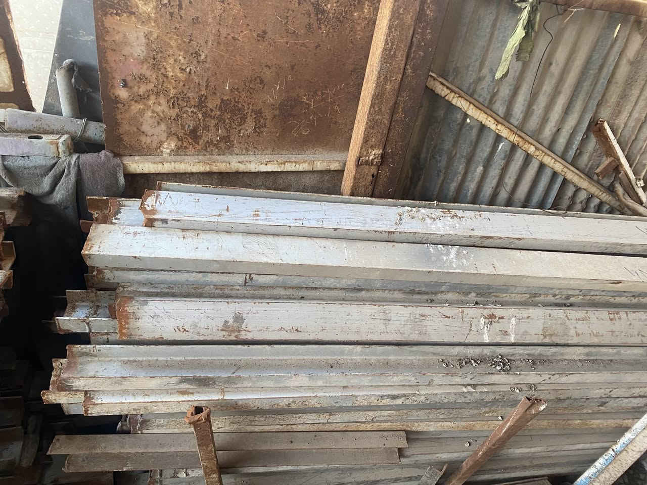 سلام عليكم چنل للبيع القياس (1/90)و(1/80) المكان بغداد الكمية 300 قطعة للأستفسار ***********
