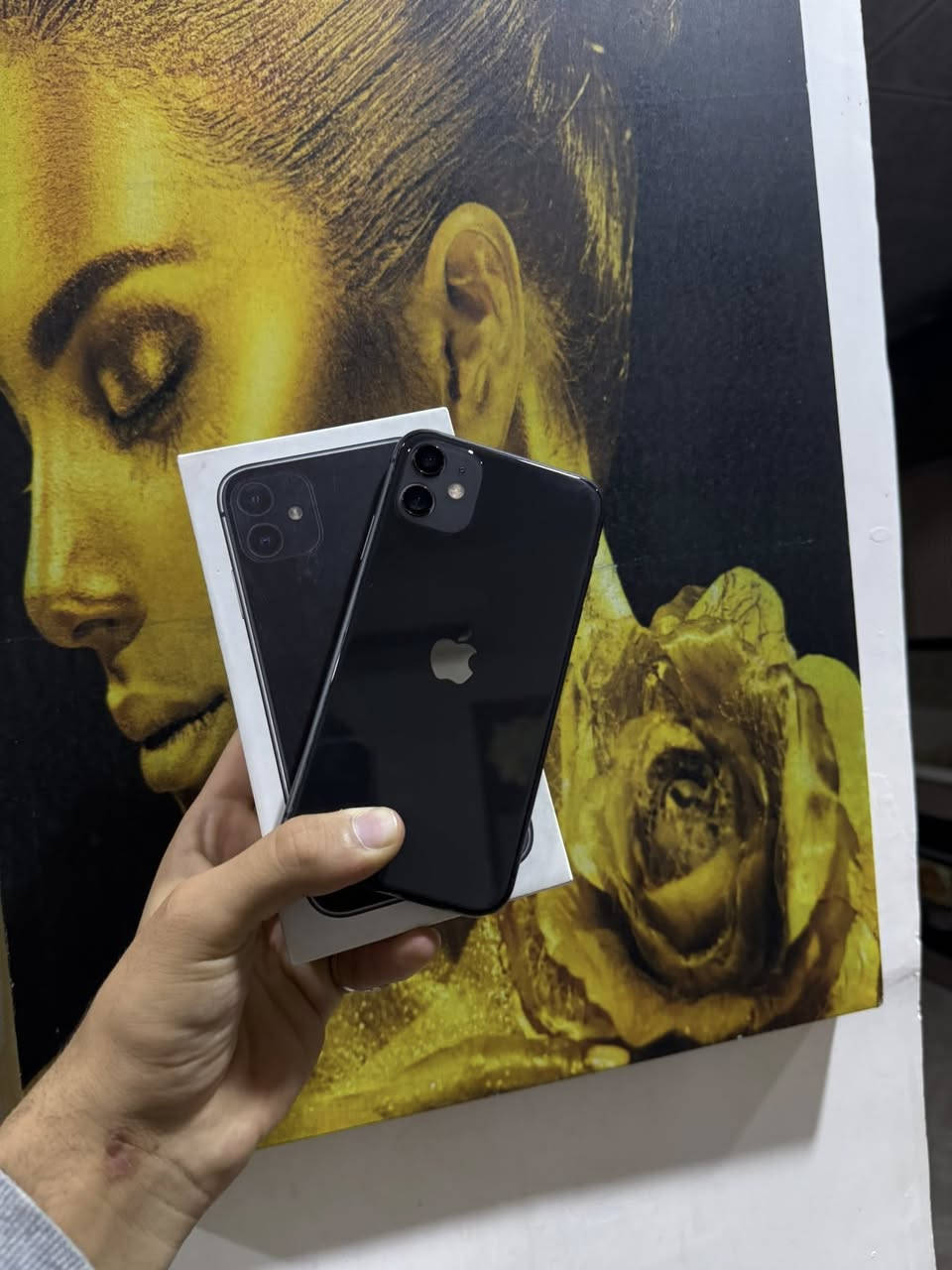 11عادي
مبدل ضهر 
بطاريه٨٦
ذاكره١٢٨
للبيع او مراوس فقط مع ايفون
 كارتونه الاصلي 
العنوان نجف ***********
السعر230وبي مجال قليل
