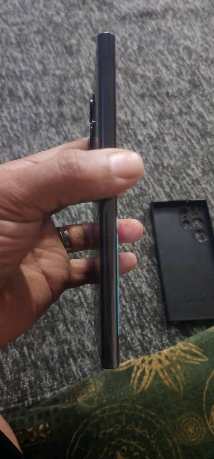 كركوك حي الواسطي 
الترا ٢٣ فطر بلكلاص كارتون وشاحنه الجهاز لوك  وبلشرط 