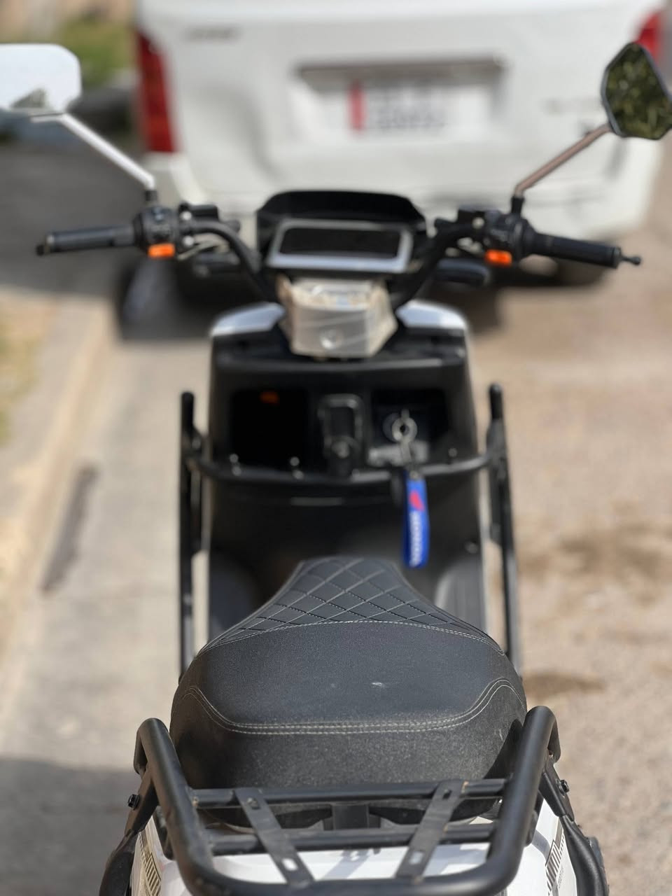 سلام عليكم دراجه شحن ريان دراجه جديده مابيه اي نقص سعر 900 و بيه مجال ***********
