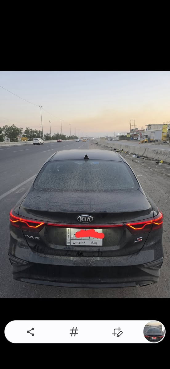 السلام عليكم 
كيا فورتي  2019 امريكي 
 محرك ٢٠٠٠ دوش 
كير AT جديد 
فول تحكمات ستيرن 
شاشة وكامرة
تبريد ثلج
تحديد مسار رادار 
منظومة زنون  
ماشية 77 ميل
رقم بغداد بأسمي تحويل ثاني يوم 
بيها صبغ تقريبا 6 قطع اثر حادث امريكا ربع جاملغ وبنيد وبالعراق بيها طخات خفيفه 
 مكاني بغداد الحسينية مطعم الامير
السعر  117  ورقة مستعجل ع البيع
وبيها مجال للشراي حك الجية 
 ***********
***********
