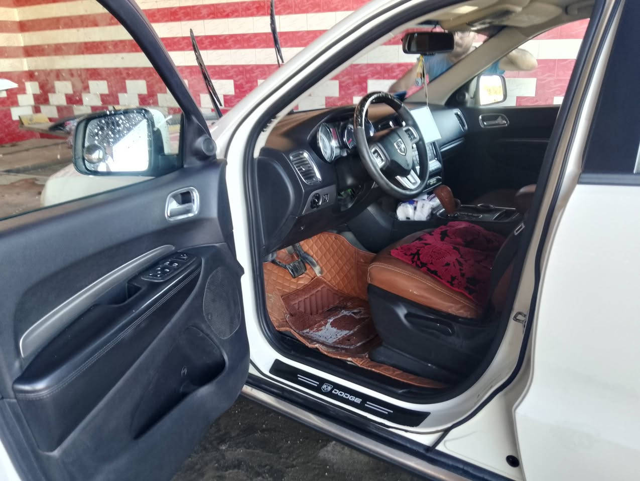 دورنكو اكسبريس 2011  محرك 3600 
داخلة مكفولة والتقرير موجود..
بيها هنا ضربة بالباب الخلفي ومفتوح وبيها تلحيضات بالبدي
حدادية +تايرات + باتري جديد 
بدون ارباك حجر بيئة موجود 
المكان الناصرية المركز 
السعر وباقي التفاصيل واتساب 

***********
