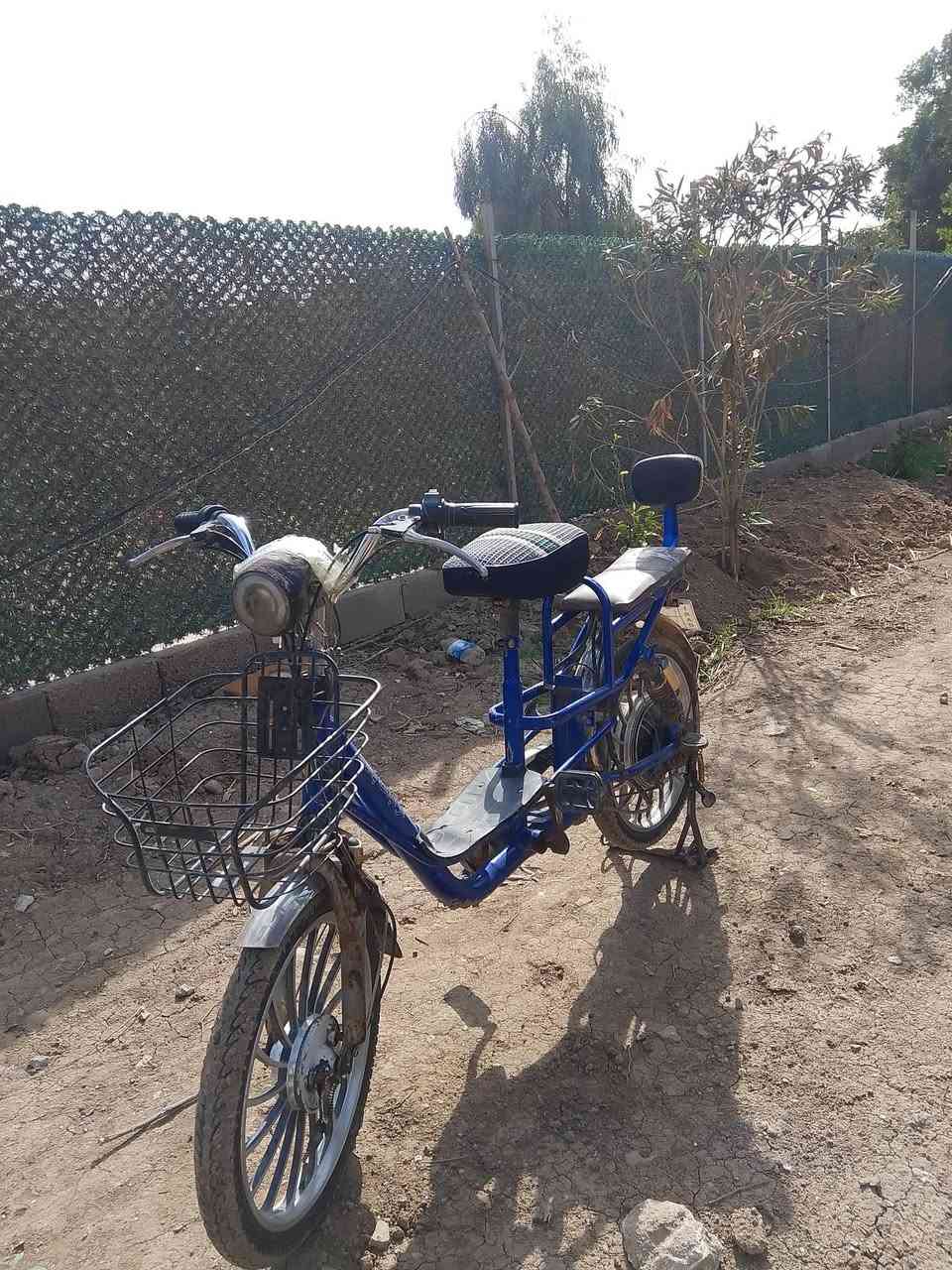 السلام عليكم دراجة للبيع نقصهة بس بطاريات نضيفة كلش وكلشي شغال بيهة شرط ع الفحص السعر ٧٥وبيهة مجال العنوان ابو غريب خرنابات ***********كورك /اثير ***********
