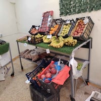 4 ميوزة مخظر للبيع طول الميز الواحد 3 متر   السعر 250 الف وبي مجال  لل...