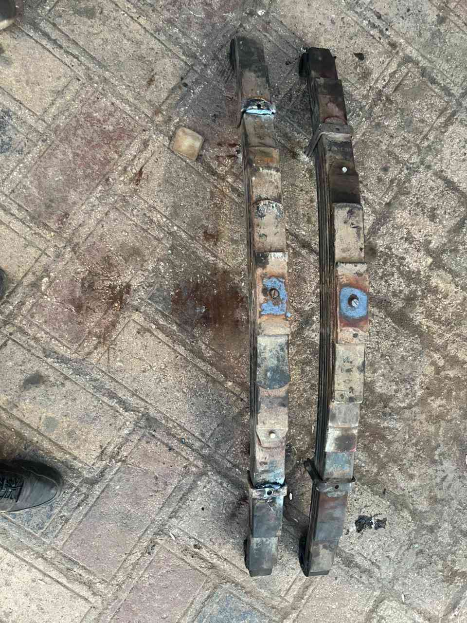 البيع زوج سبرنكات هينو سوبر انكر امامي سعر ٢٠٠ التصال عله رقم ***********
