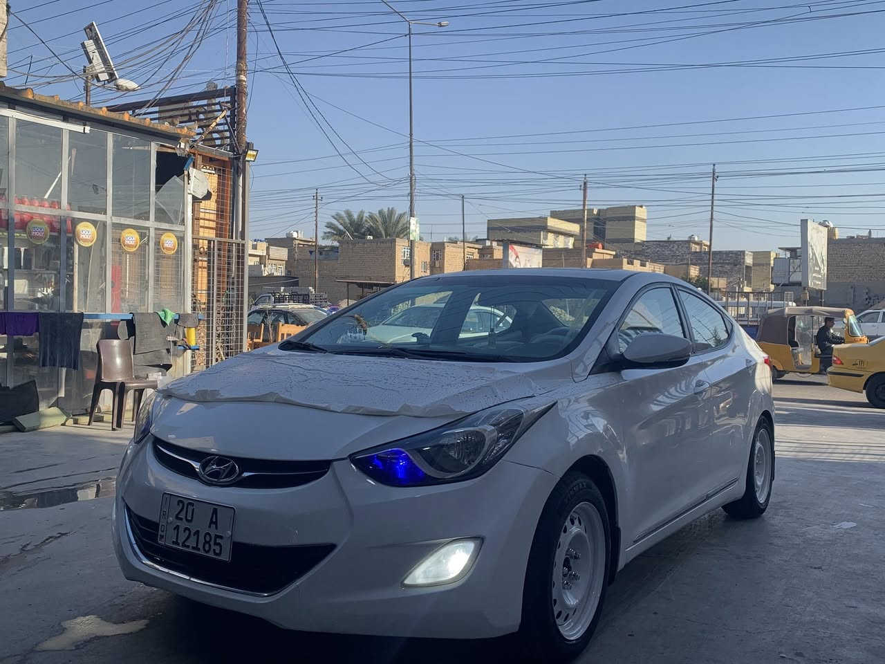 ليدور نظيف تخدمه النترا ٢٠١٢خليجي ١٦٠٠  رقم ديالى نكليزي بسمي سنويه احولك باي يوم بيها رش جاملغ وشي قليل من لباب ف فول مواصفات بصمه وتشغيل عن بعد وفتحه ودمام خلفي ويل حجم ١٦ اصلي 
السعر ١٠٨ مجال قليل. حك جيتك ومراوس حسب رغبه 
مكان سياره بغداد ***********
