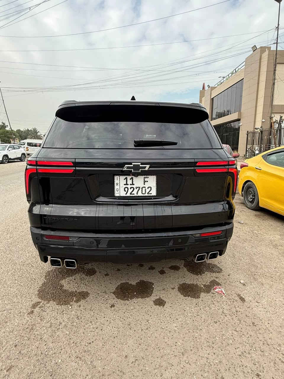 🚙✨ للبيع 2024CHEVROLET TRAVERS  - لون أسود فخم! ✨🚙
🔥 المواصفات والمميزات:

✅ الموديل: 2024

✅ الفئة: LT

✅ 4 كامرات 

✅ اللون الخارجي: أسود لامع

✅ اللون الداخلي: Jet Black

✅ نوع الدفع: دفع أمامي

✅ ناقل الحركة: أوتوماتيك

✅ عدد الأسطوانات: 4 سلندر – موفرة للوقود ومناسبة للعائلات ⛽

✅ جميع الايرباكات سليمه

✅الضرر جاملغ خلفي صبغ فقط الجنطه تبدلت نفس اللون قطعه اصليه بلاديه.

✅ أنظمة أمان حديثة:

نظام فرامل ABS 🛑

نظام مانع الانزلاق ESC

حساسات أمامية وخلفية للركن 🚘

كاميرا خلفية عالية الدقة 🎥

✅ راحة ورفاهية:

شاشة لمس كبيرة 🎥

بلوتوث 🔊

دخول ذكي 🚪

📞 للتواصل والاستفسار:

*********** 📱

الموقع بغداد / شارع فلسطين

🔗 رابط السيارة 

1GNERGKS8RJ165621
