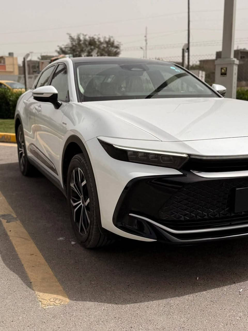🚘 للبيع – تويوتا كراون بريميوم موديل 2026  

وكالة ساز – فول مواصفات – استعمال نظيف جداً  
ضمان وصيانة مجانية (8 تبديلات دهن مجانية)  
السيارة بعدها على وضع الزيرو – ماشية فقط 2500 كم  
مكفولة كفالة عامة  
داخلية لون أبيض  
شاشة جبيرة  
4 كاميرات  
4 كشنات كهرباء مع خزن ميموري  
بردة كهرباء  
تحديد مسار + تنبيه خروج من المسار  
سقف بانوراما  
رادار 360 درجة  
ويل كب 19  
كشنات جلد مع تدفئة وتبريد  
بردة خلفية  
رقم بغداد – باسمي تحويل مباشر  

📞 للتواصل اتصال مباشر: ***********  
💵 السعر المطلوب: 60 مليون وبيه مجال  

#تويوتا #كراون #Crown_2026 #سيارات_العراق
