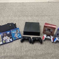 للبيع بلاي ستيشن 4 خليجي واحد تيرا مع اربع أيدي وثلاث أشرطة فيفا ( 17 ...