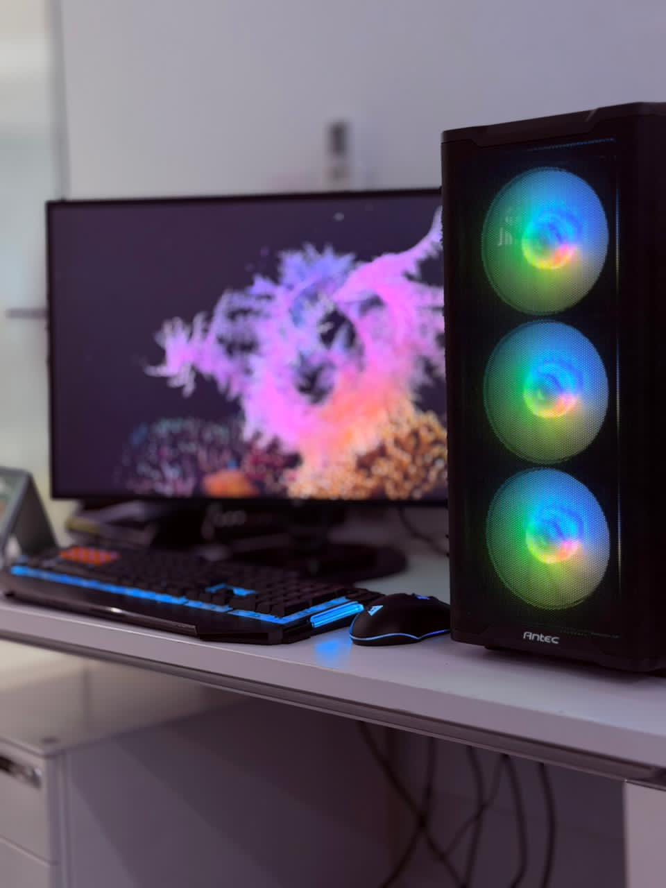 حاسبة ألعاب وتصميم (Workstation) للبيع
حاسبة بمواصفات مثالية للألعاب الثقيلة، المونتاج، وأعمال التصميم  الاحترافية. الجهاز بحالة ممتازة ونظافة تامة. 

Gpu : 2070 super 8gb

Cpu: core i9-9900 kf

Memory: 32 gb

Motherboard: z390 gaming x

Hard : 256 ssd

Psu: 850 w

Case: antec RGB

+

Monitor : hp 27 inch

1080* 1920 

60hz

+

Ups 1500 بطاريات جديدة

 

ملاحظة:الحاسبة خاصة  باحدى الشركات بالقطاع الخاص اني مكلف بالنشر تجي تفحص وتجيك وتستلم

السعر : 1,250,000 دينار عراقي وبيها مجال للشراي

المكان: [  بغداد الكرادة خارج ]

للتواصل والاستفسار: [***********]
